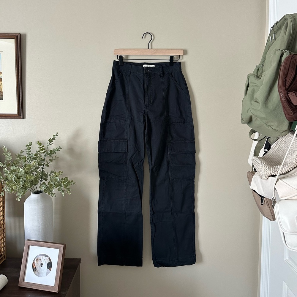 Abercrombie & Fitch Relaxed Gray Cargo Pants